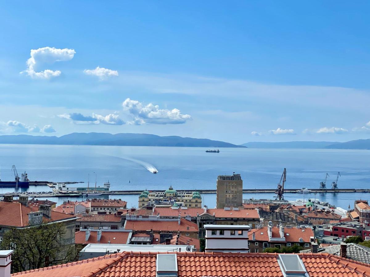 Port Apartment Rijeka Exterior photo